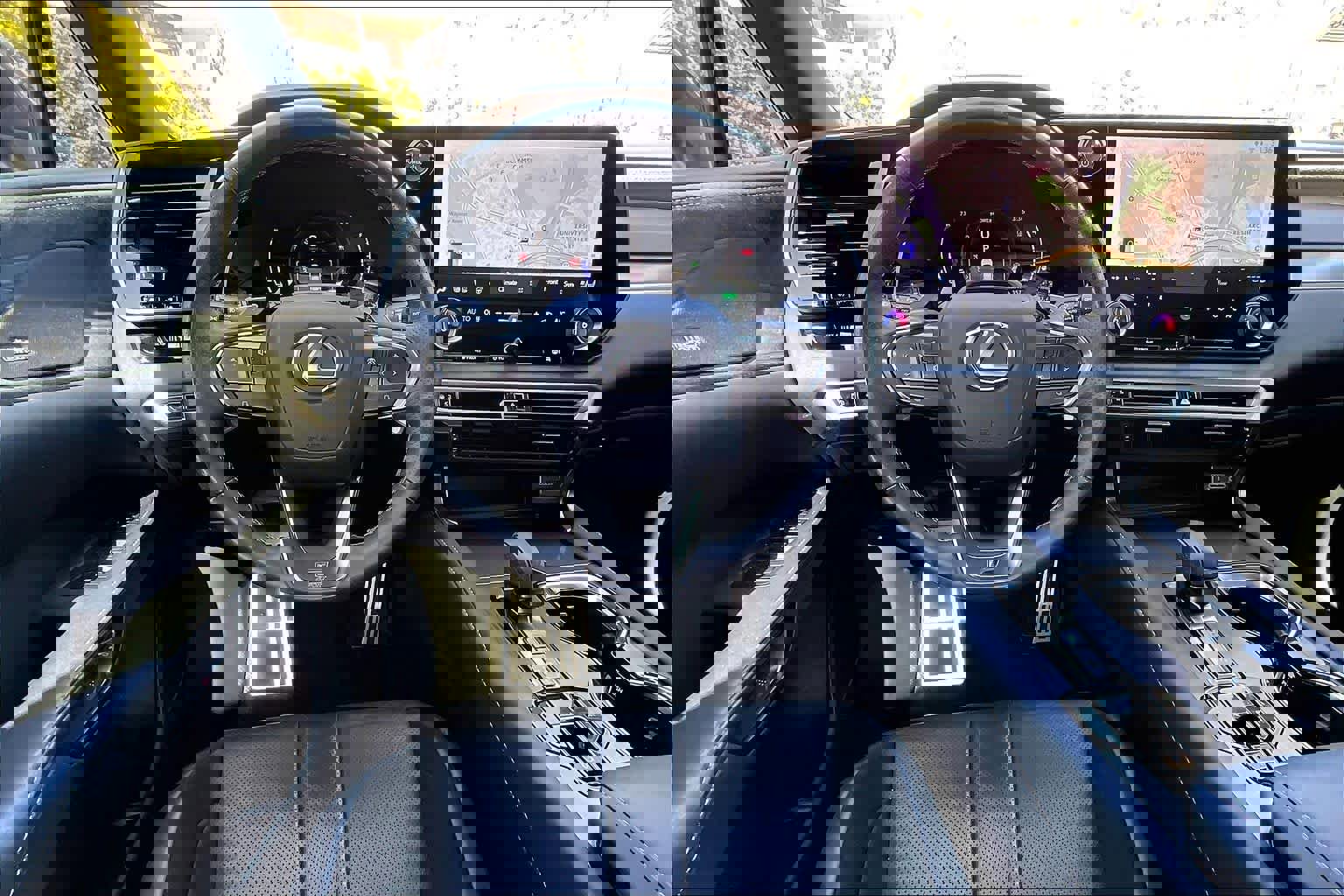 Used 2023 Lexus RX 500h F Sport w/ Accessory Package (2T) image 5