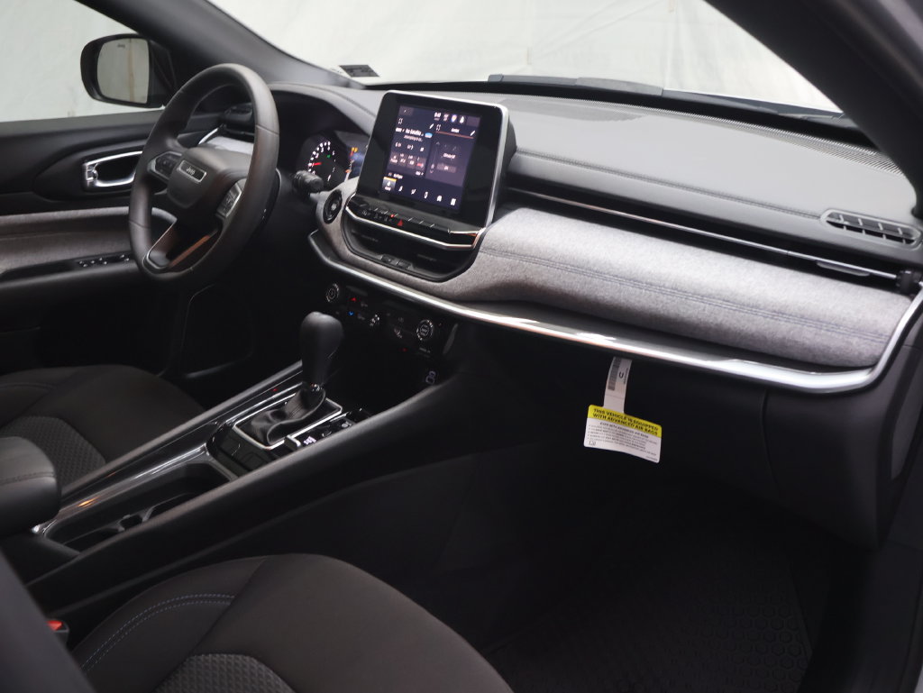 Used 2025 Jeep Compass Sport AWD/4WD image 10