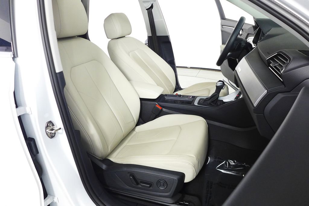 Used 2023 Audi Q3 2.0T Premium w/ Convenience Package image 19