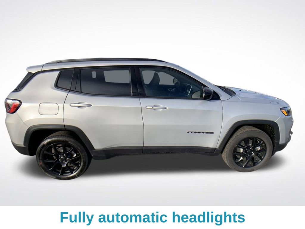 New 2026 Jeep Compass Latitude image 7