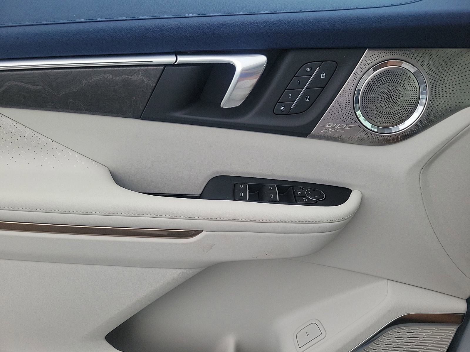 New 2026 Buick Enclave Avenir w/ Super Cruise Package FWD image 15