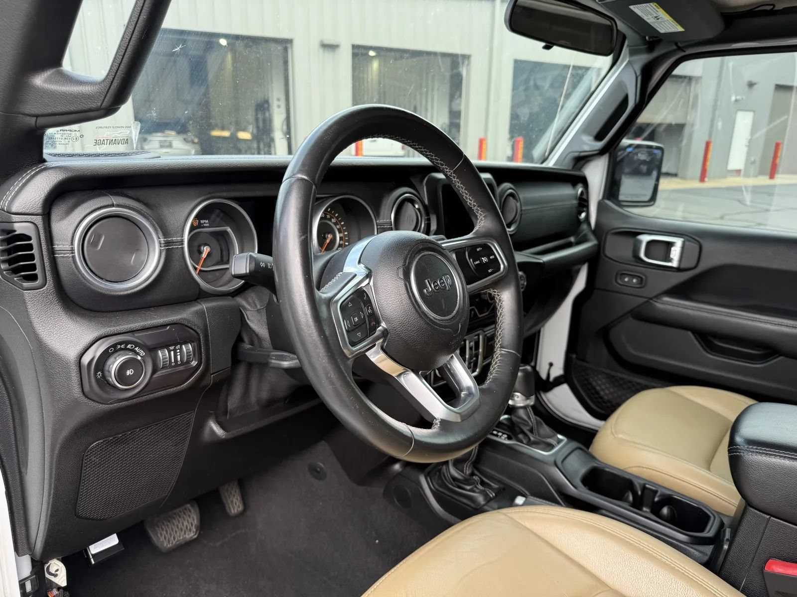 Used 2018 Jeep Wrangler Unlimited Sahara w/ LED Lighting Group AWD/4WD image 7