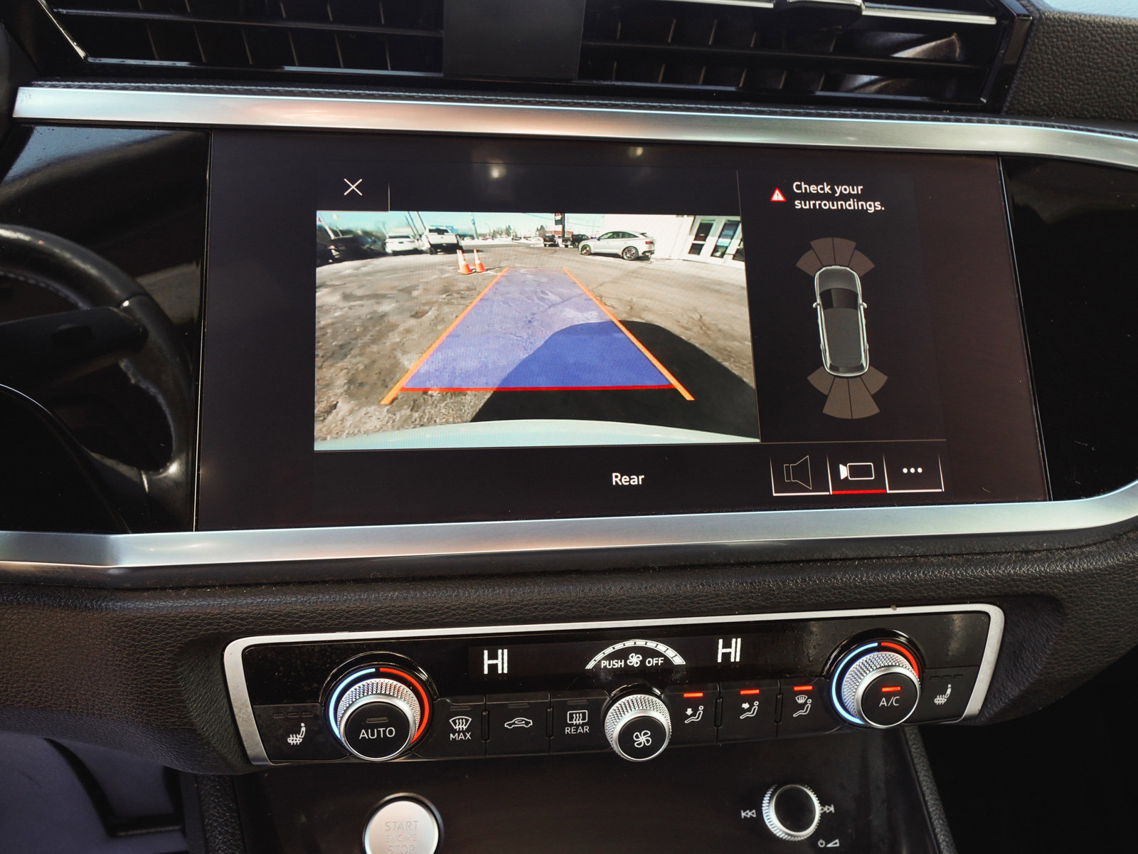 Used 2020 Audi Q3 2.0T Premium image 23