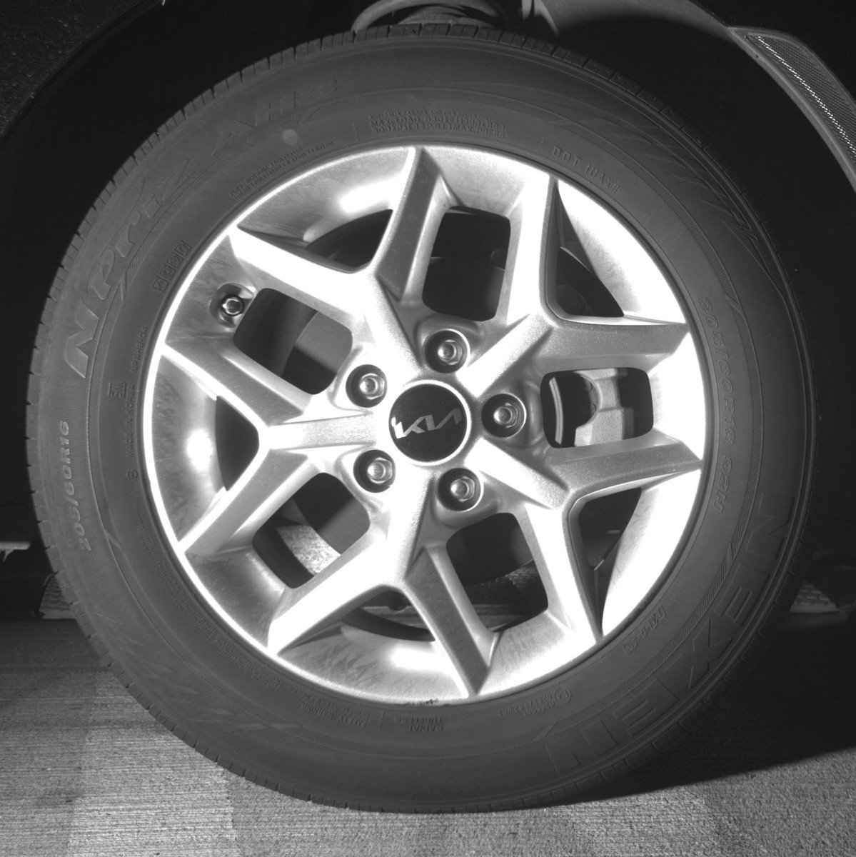Used 2025 Kia Soul LX w/ LX Technology Package FWD image 13
