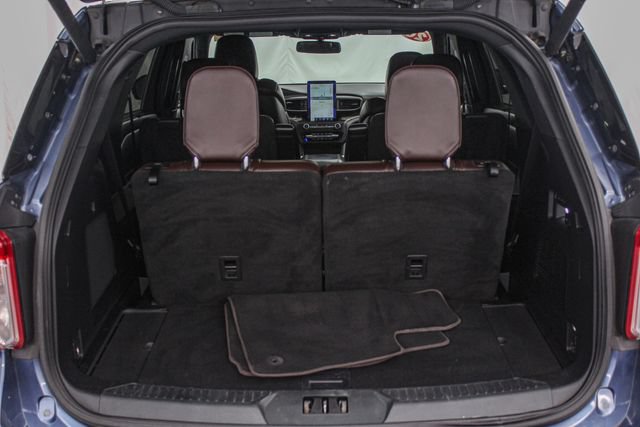 Used 2020 Ford Explorer Platinum w/ Premium Technology Package AWD/4WD image 11