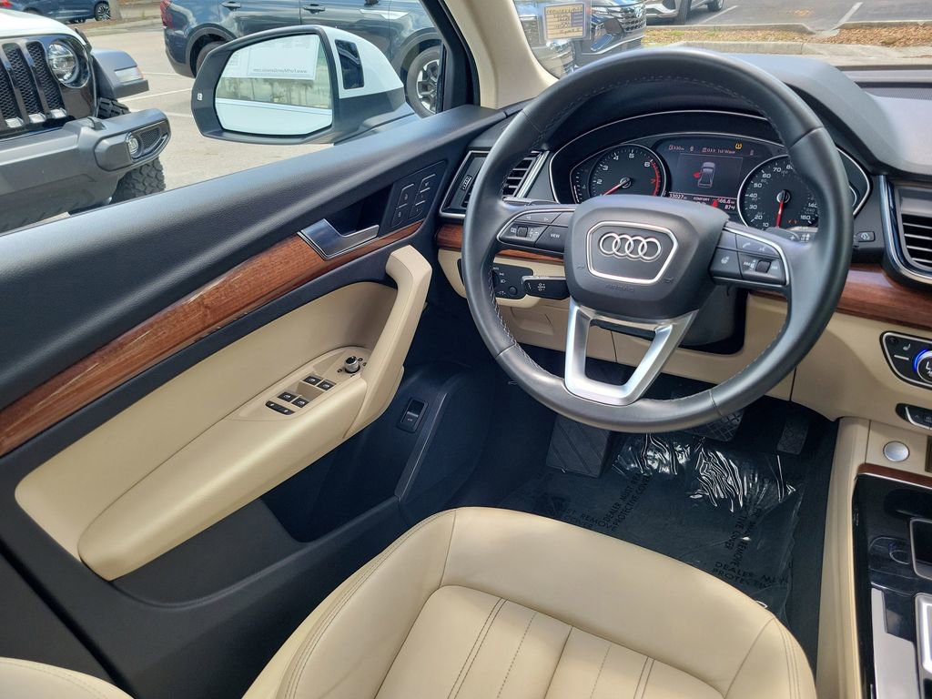 Used 2021 Audi Q5 Premium image 19