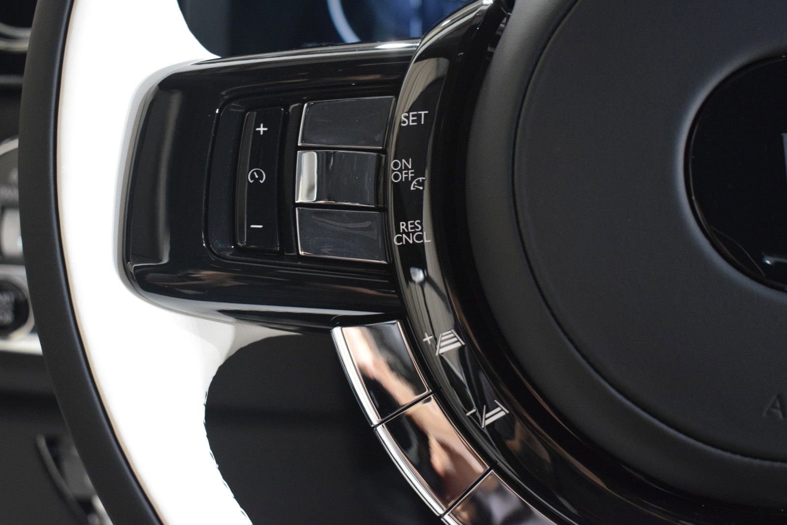 New 2026 Rolls-Royce Cullinan AWD/4WD image 30