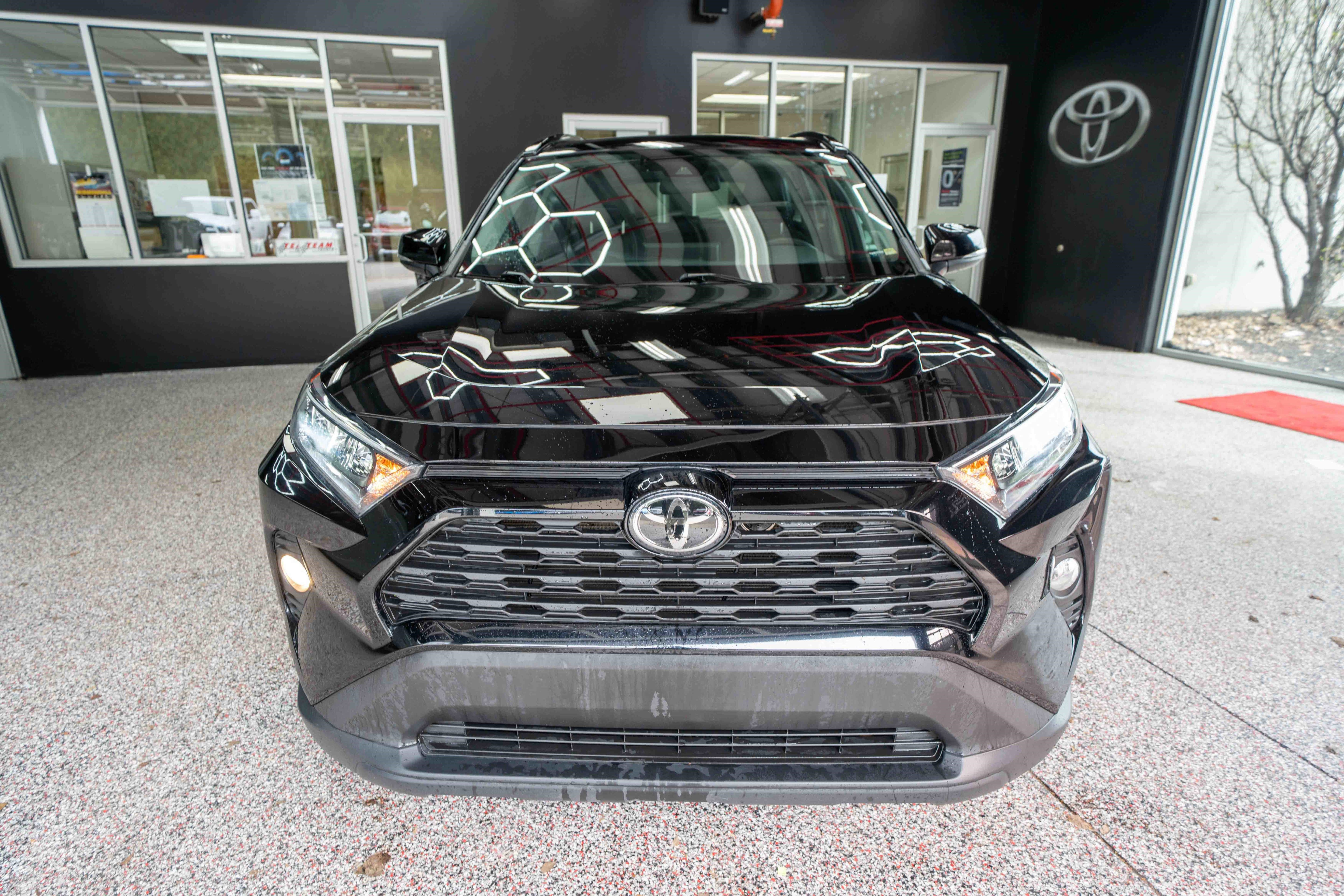 Used 2021 Toyota RAV4 XLE Premium image 6