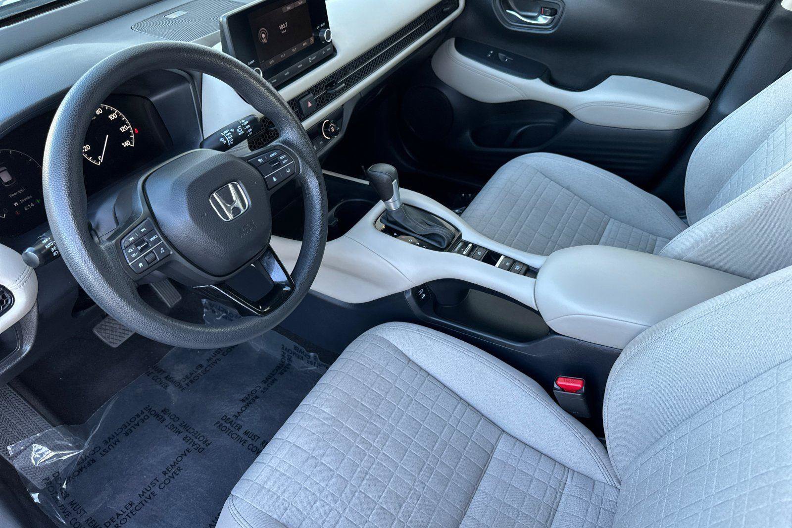 Certified 2025 Honda HR-V LX image 9