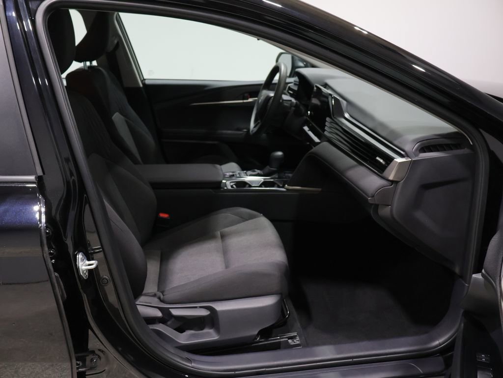 Used 2025 Toyota Camry LE image 22