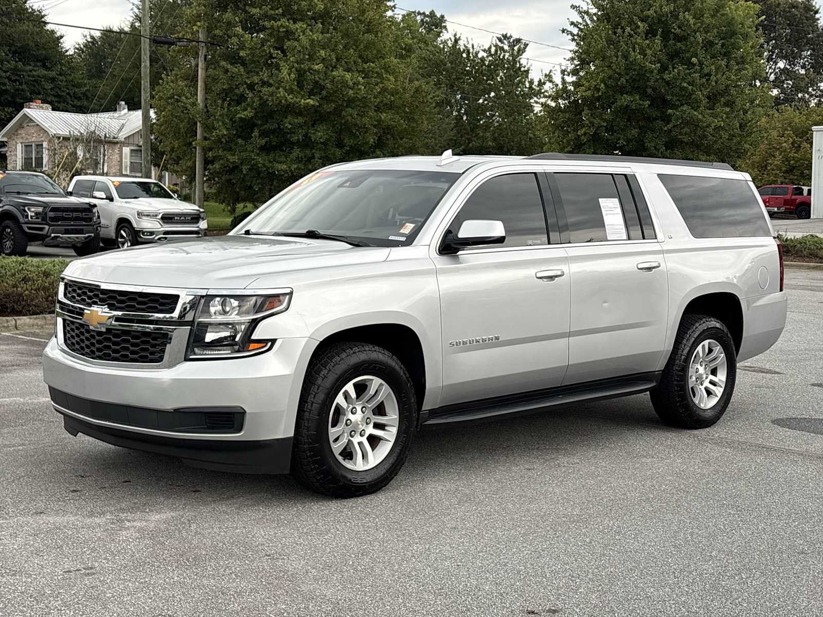 Used 2019 Chevrolet Suburban LT AWD/4WD image 2