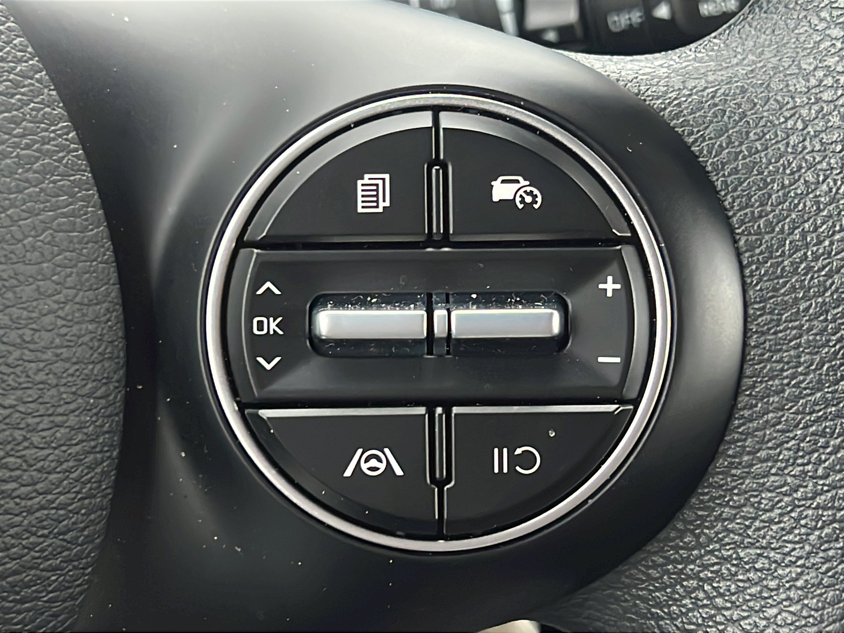 Certified 2025 Kia Soul LX w/ LX Technology Package FWD image 19
