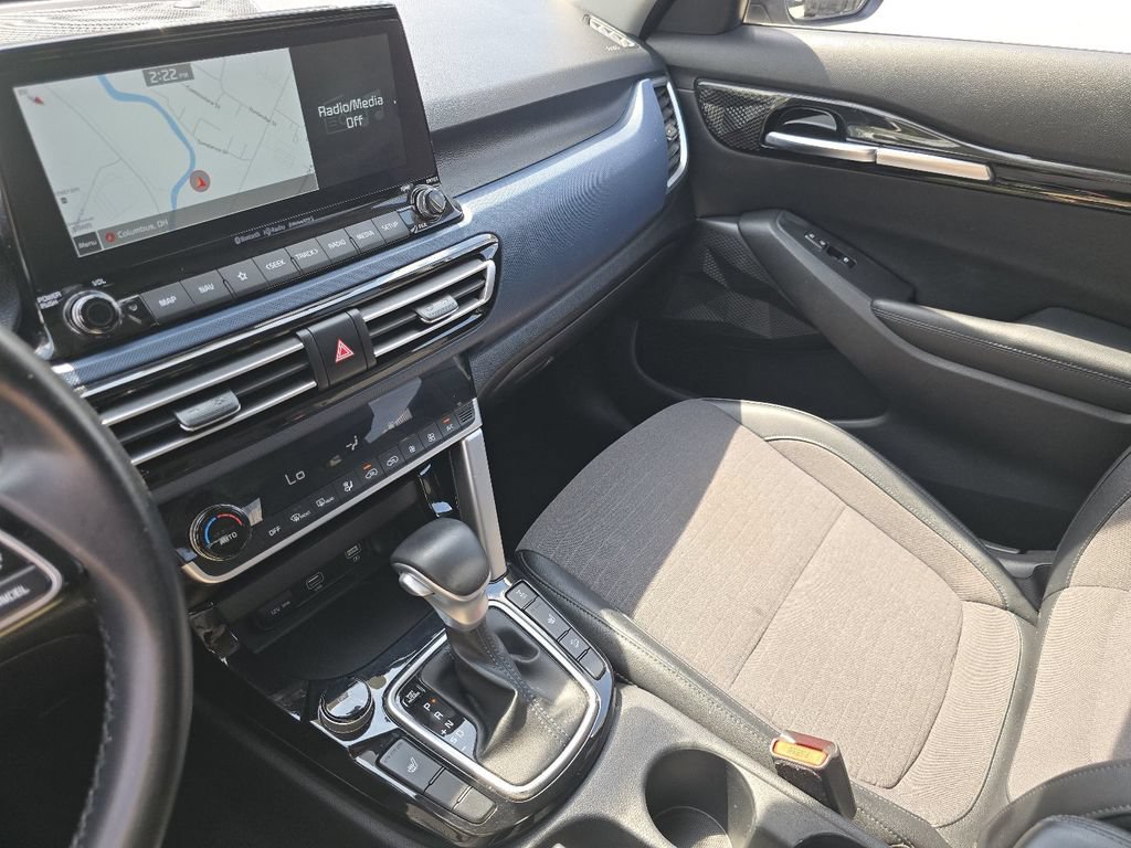Used 2022 Kia Seltos S AWD/4WD image 29