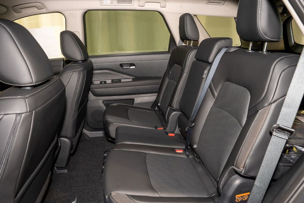 New 2026 Nissan Pathfinder SL image 17