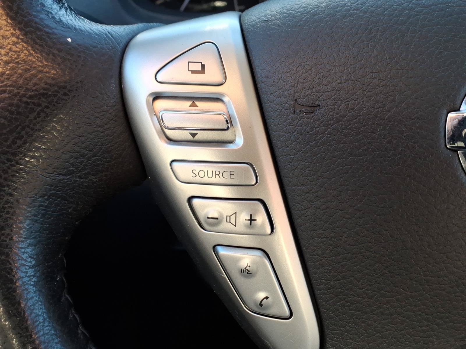 Used 2019 Nissan Versa Note SV FWD image 13