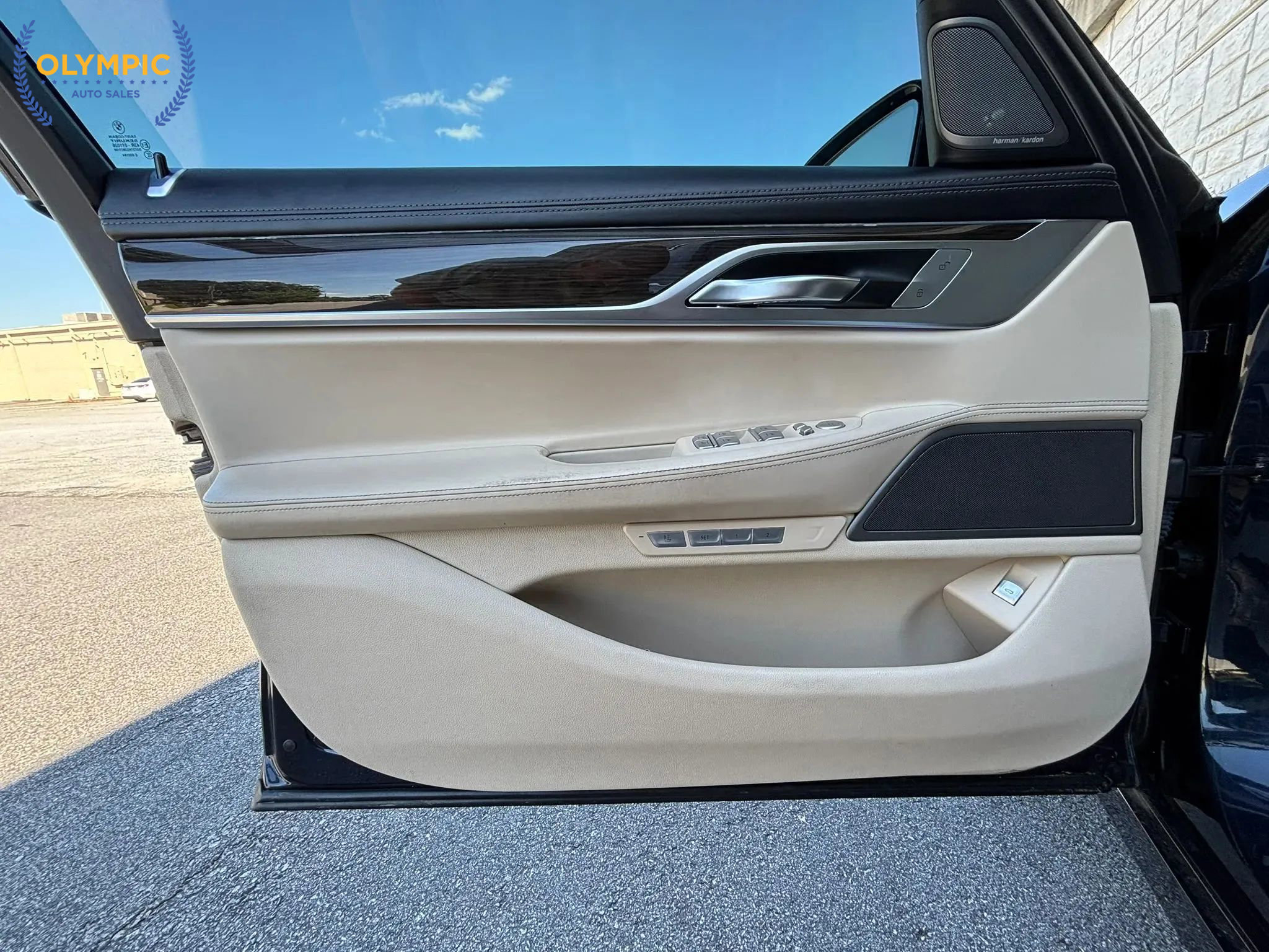 Used 2016 BMW 740i w/ Executive Package 2 image 43