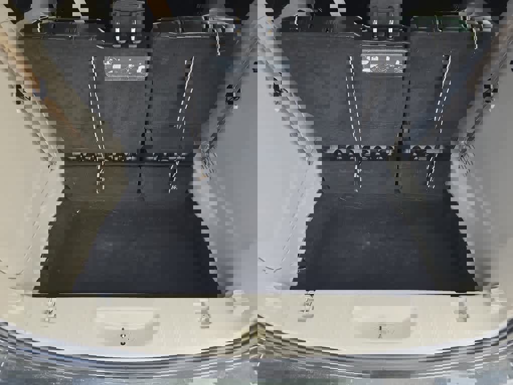 Used 2019 Chrysler Pacifica Touring-L image 19