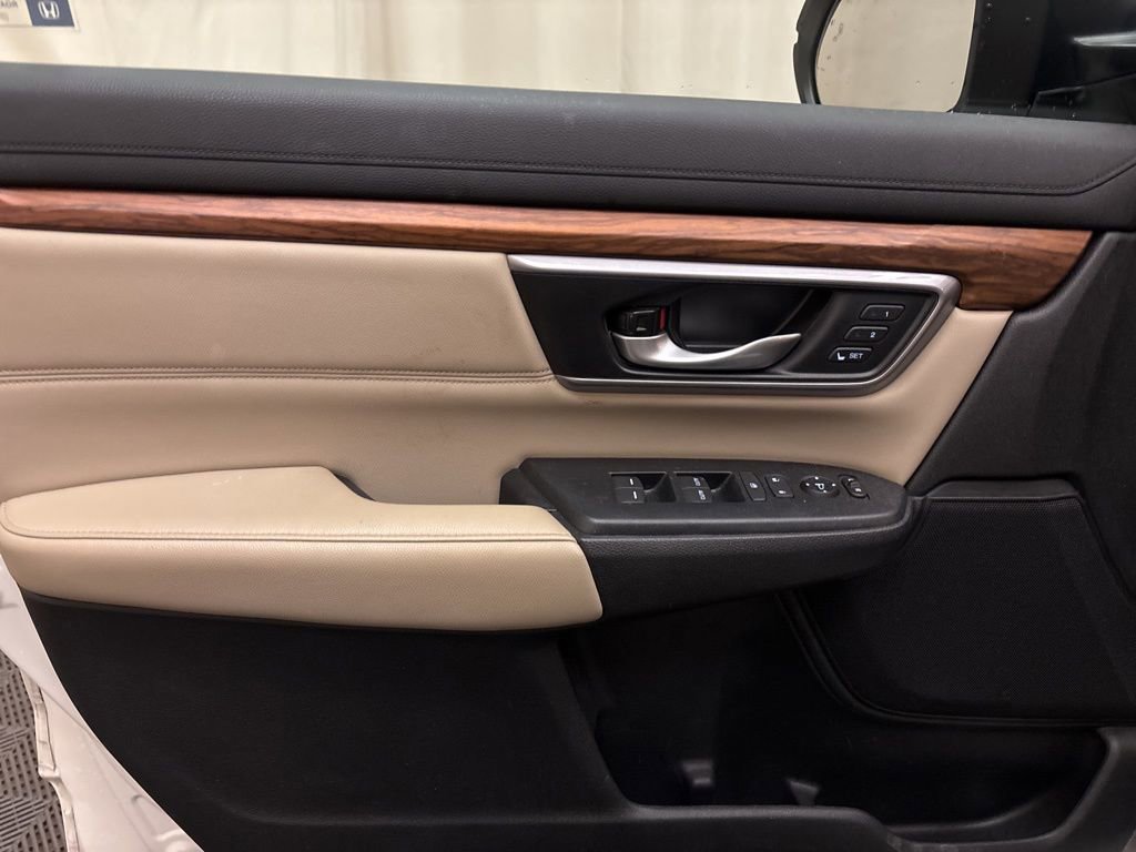 Used 2017 Honda CR-V Touring image 10
