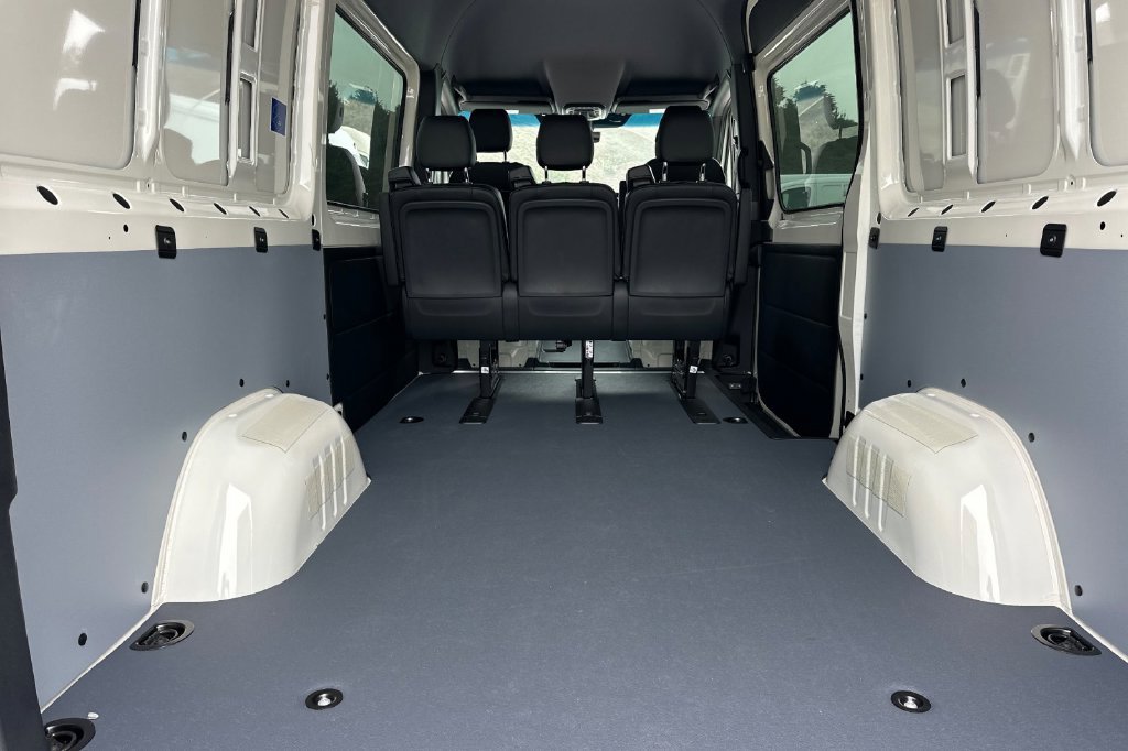 Used 2025 Mercedes-Benz Sprinter 2500 image 16