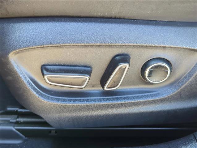 Used 2018 Toyota Prius Four image 12