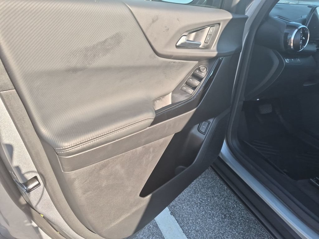 Used 2025 Chevrolet Equinox LT w/ Convenience Package II FWD image 10
