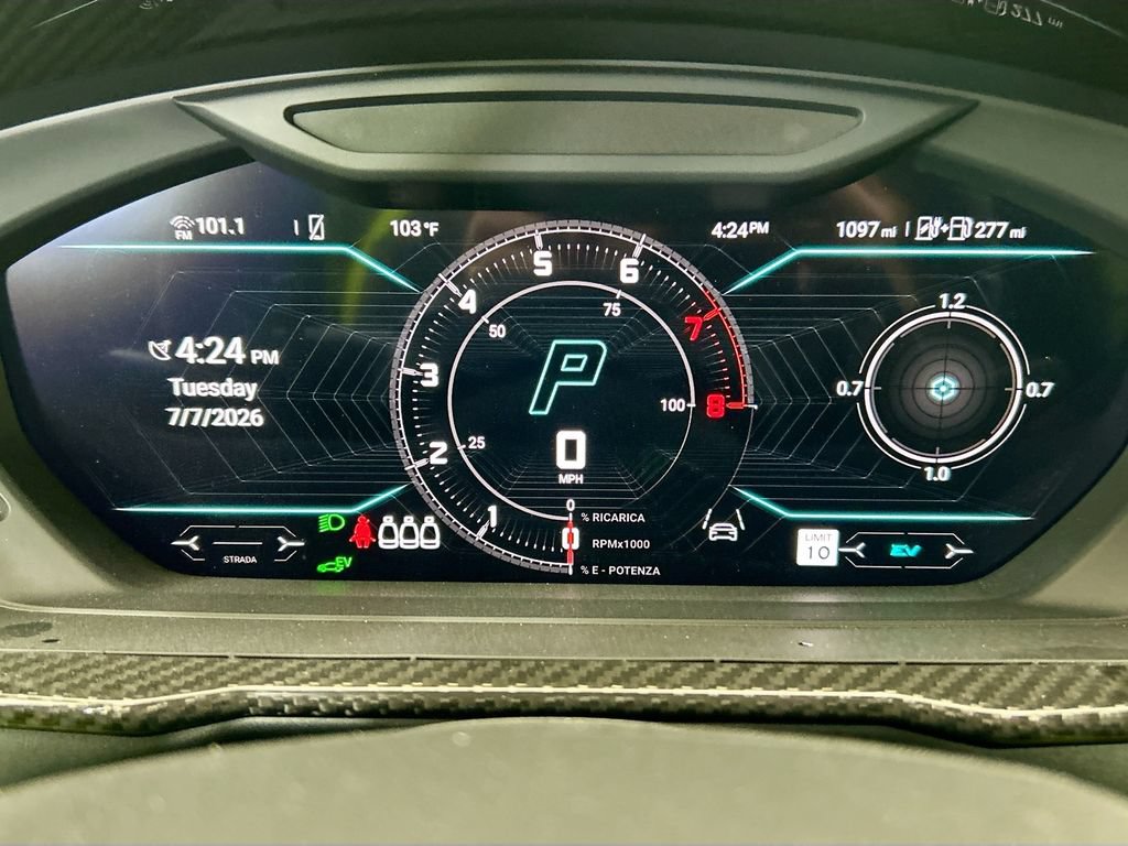 Used 2025 Lamborghini Urus SE AWD/4WD image 33