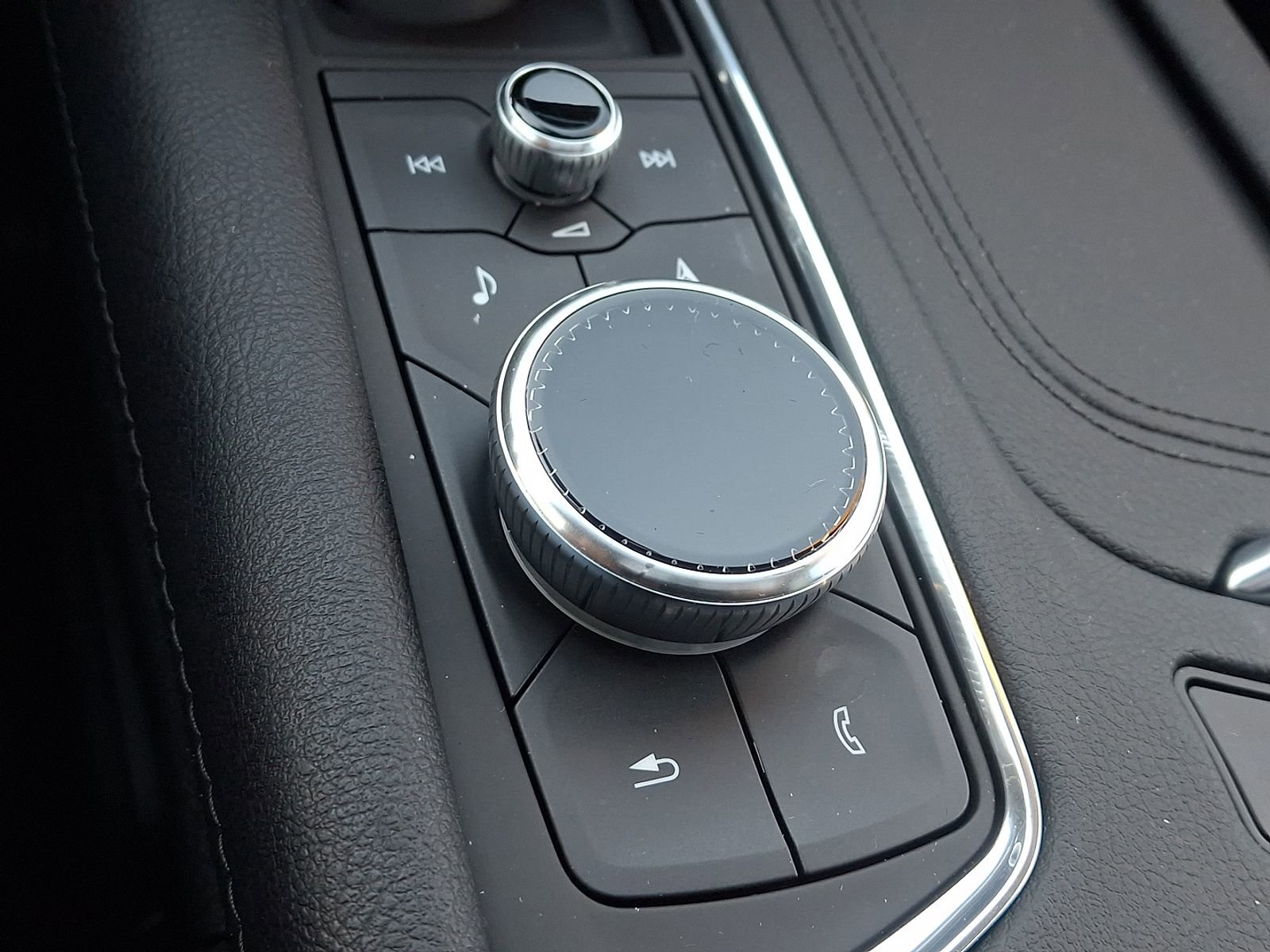 Used 2025 Cadillac XT5 Premium Luxury w/ Technology Package image 26