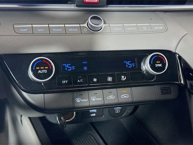 New 2025 Hyundai Elantra SEL FWD image 17