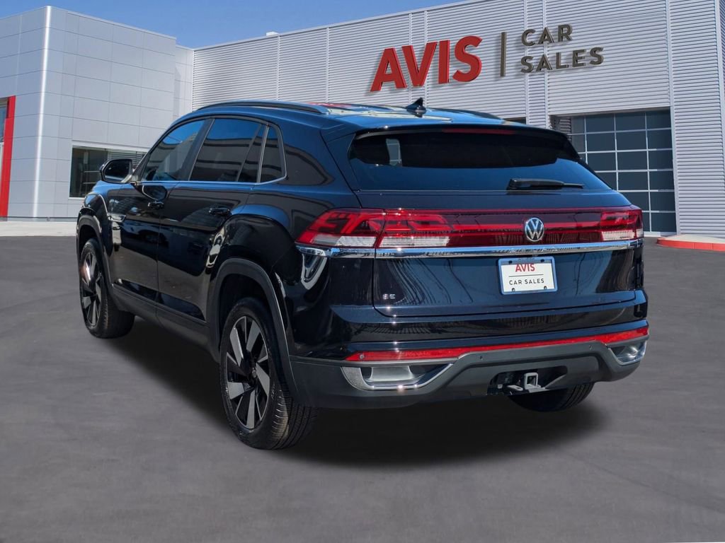 Used 2025 Volkswagen Atlas Cross Sport SE FWD image 9