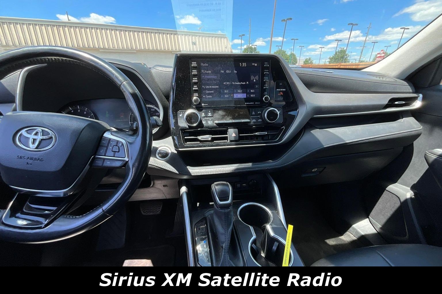 Used 2020 Toyota Highlander XLE FWD image 9