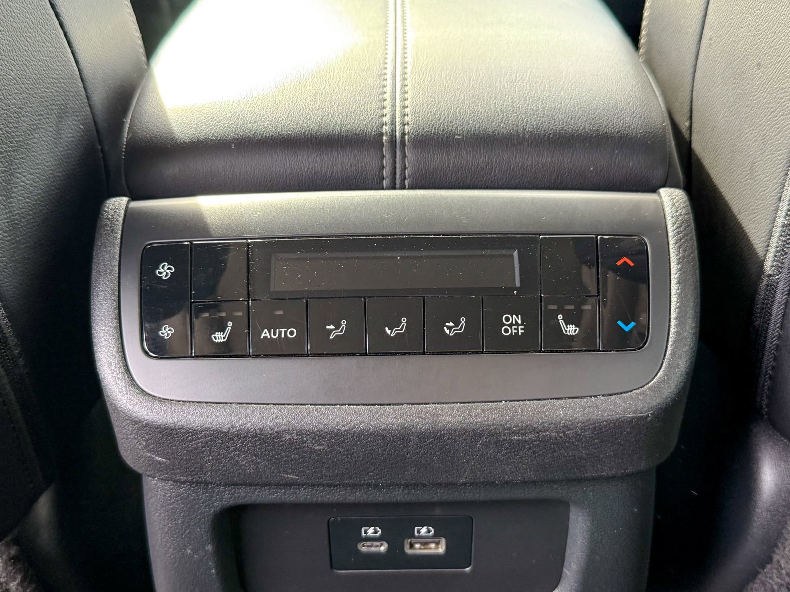 Used 2023 Nissan Pathfinder SL w/ SL Premium Package image 12