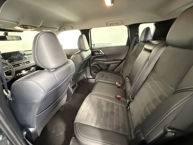 Used 2024 Mitsubishi Outlander SE image 16