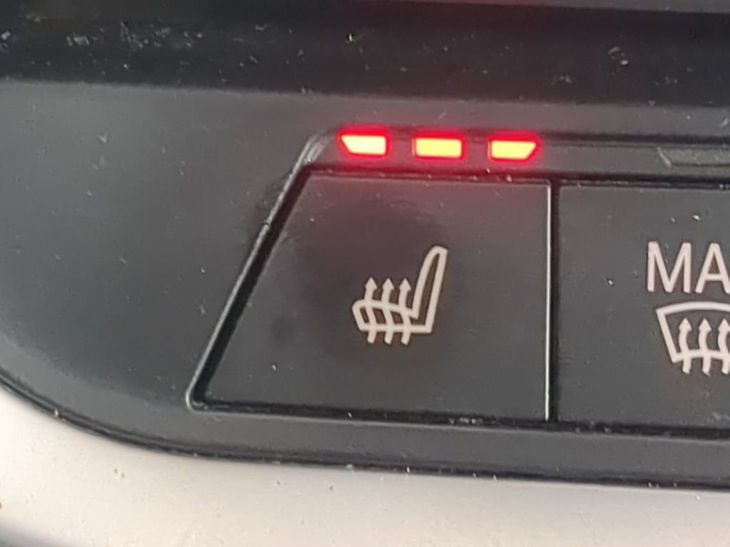 Used 2021 BMW 330i Sedan w/ Convenience Package image 26