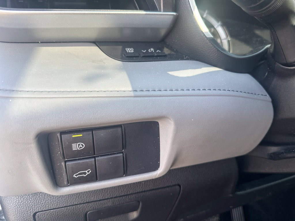 Used 2021 Toyota Highlander XLE FWD image 45