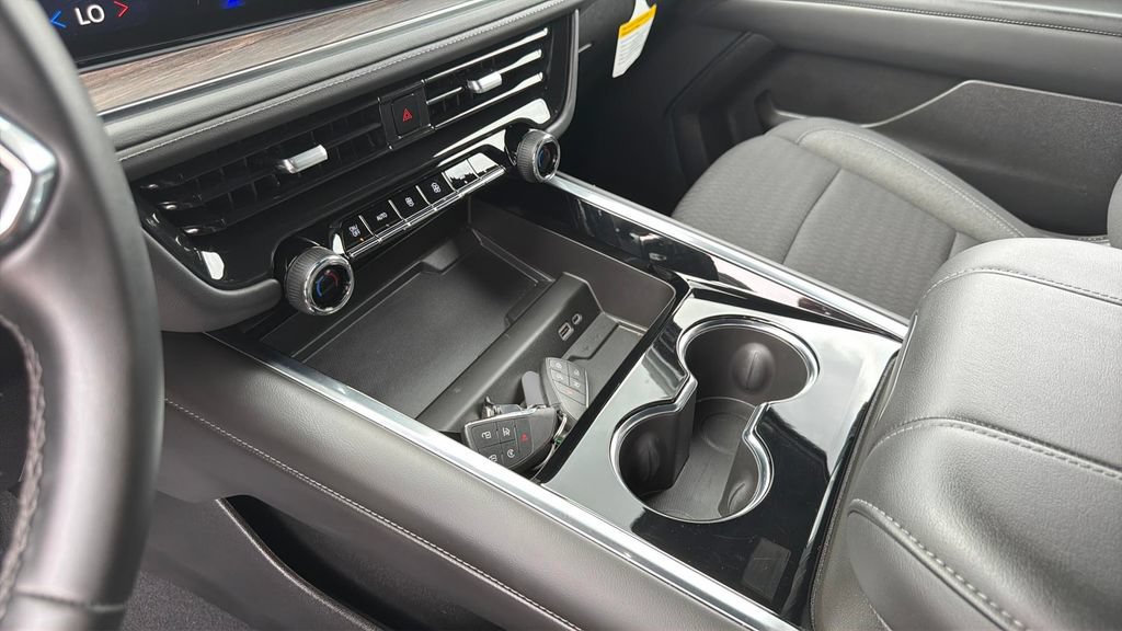 Certified 2025 Chevrolet Suburban LS RWD image 23