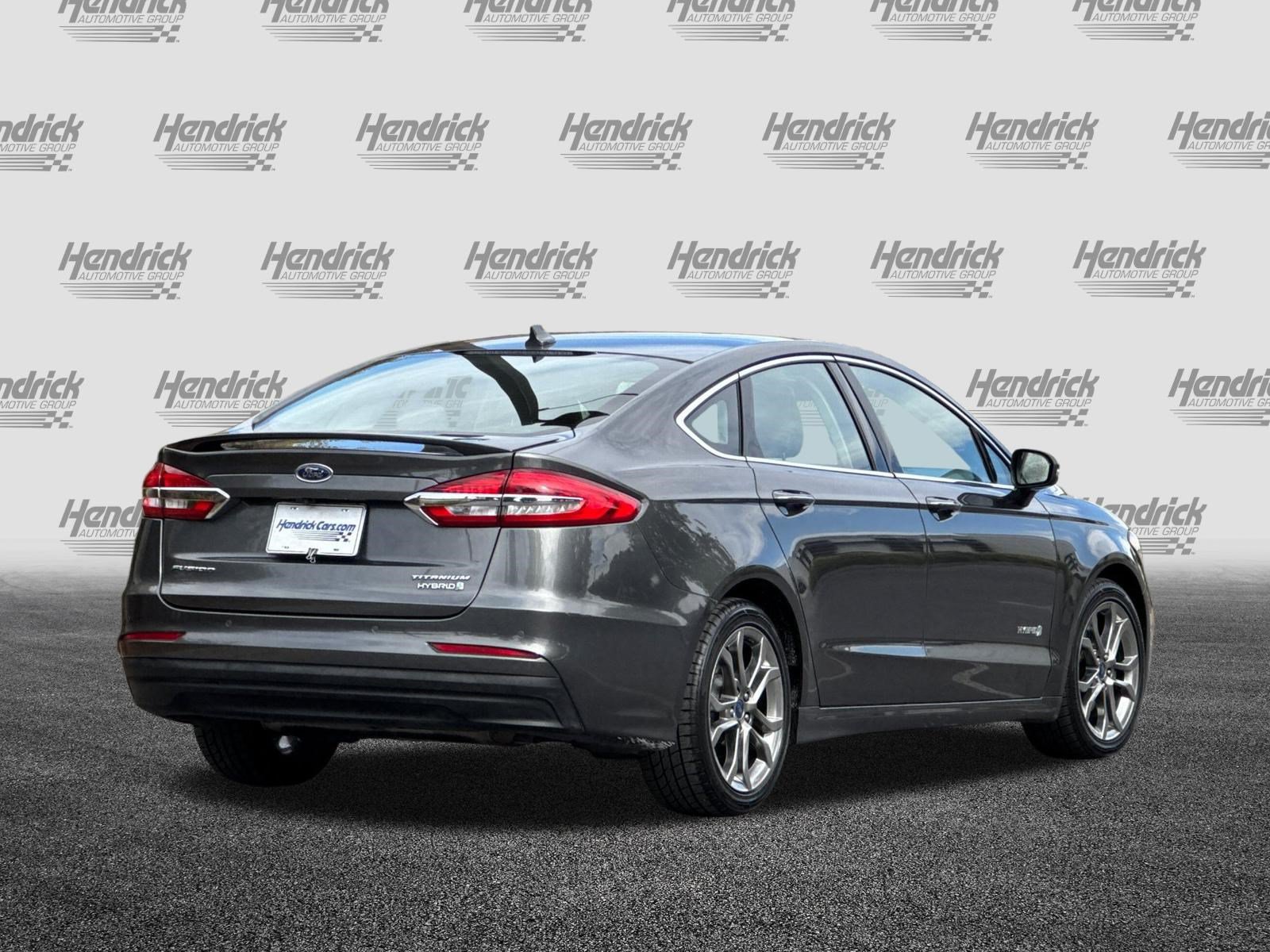 Used 2019 Ford Fusion Titanium FWD image 5