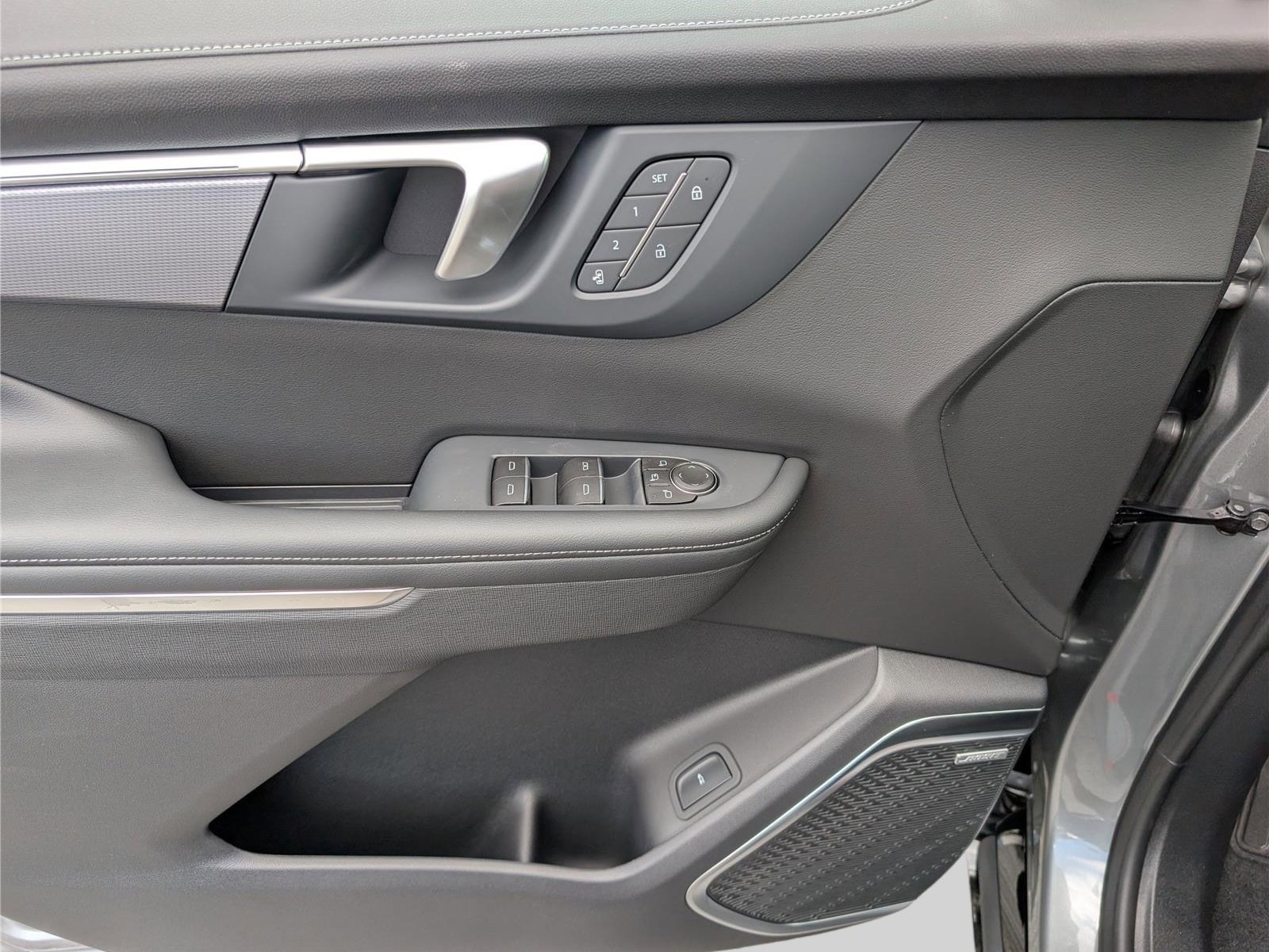 New 2026 Buick Enclave Sport Touring w/ Power Package image 18