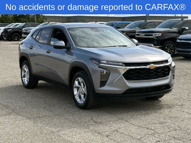 Used 2024 Chevrolet Trax LS w/ LS Convenience Package FWD image 8