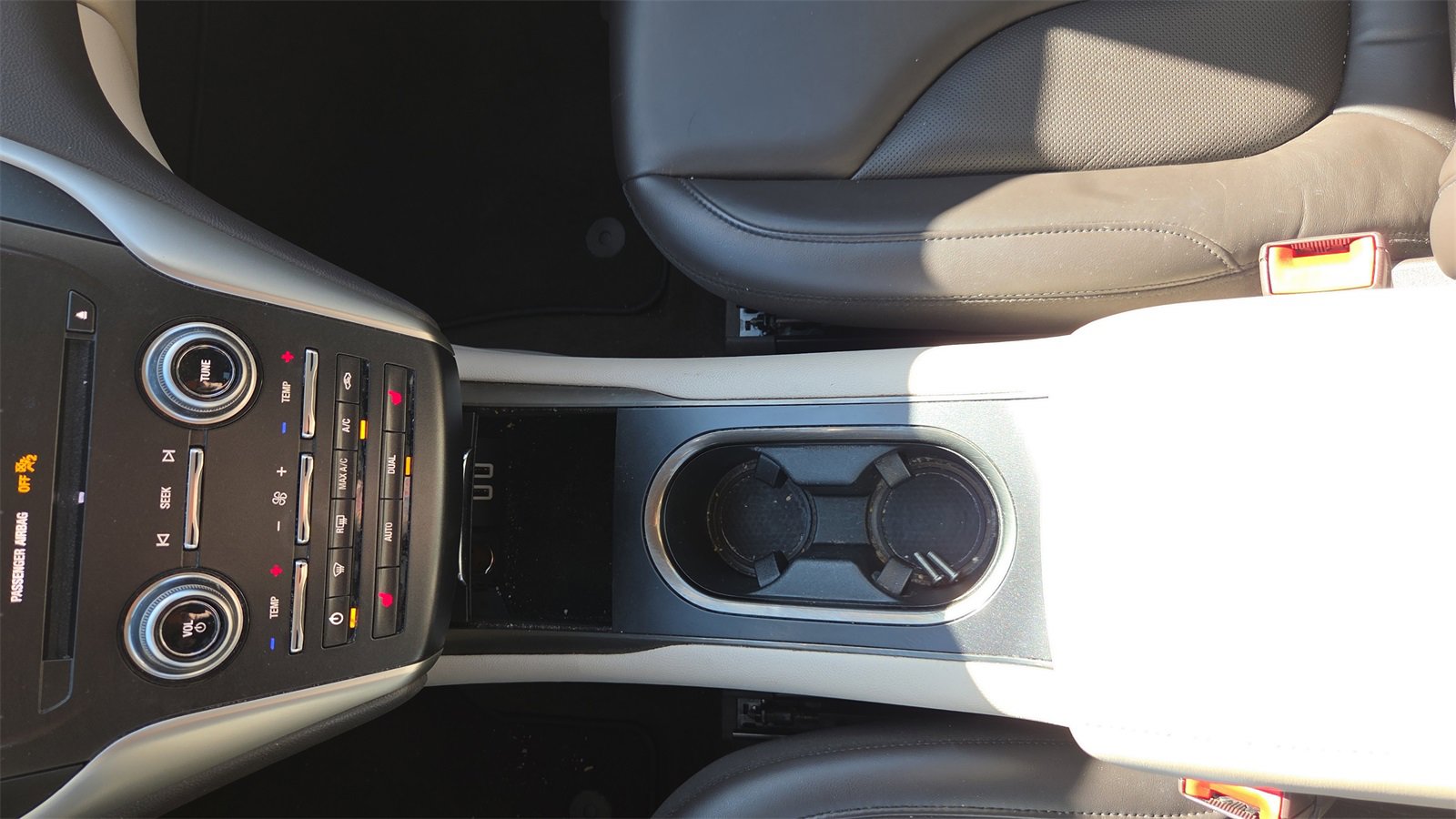 Used 2019 Lincoln MKC Select w/ Select Plus Package image 32