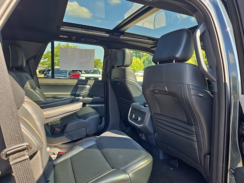 Used 2025 Ford Expedition Tremor AWD/4WD image 14