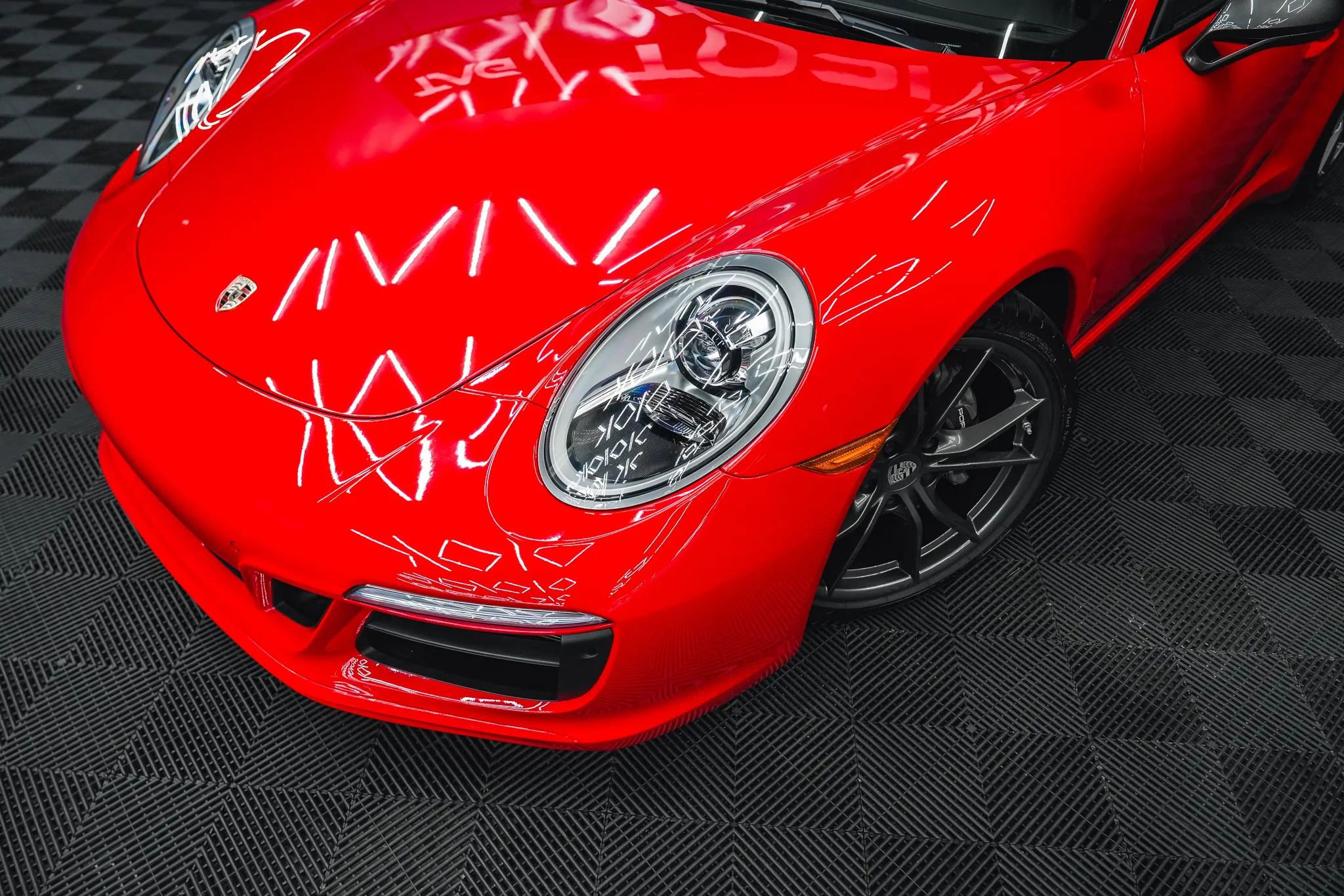 Used 2018 Porsche 911 Carrera T RWD image 3