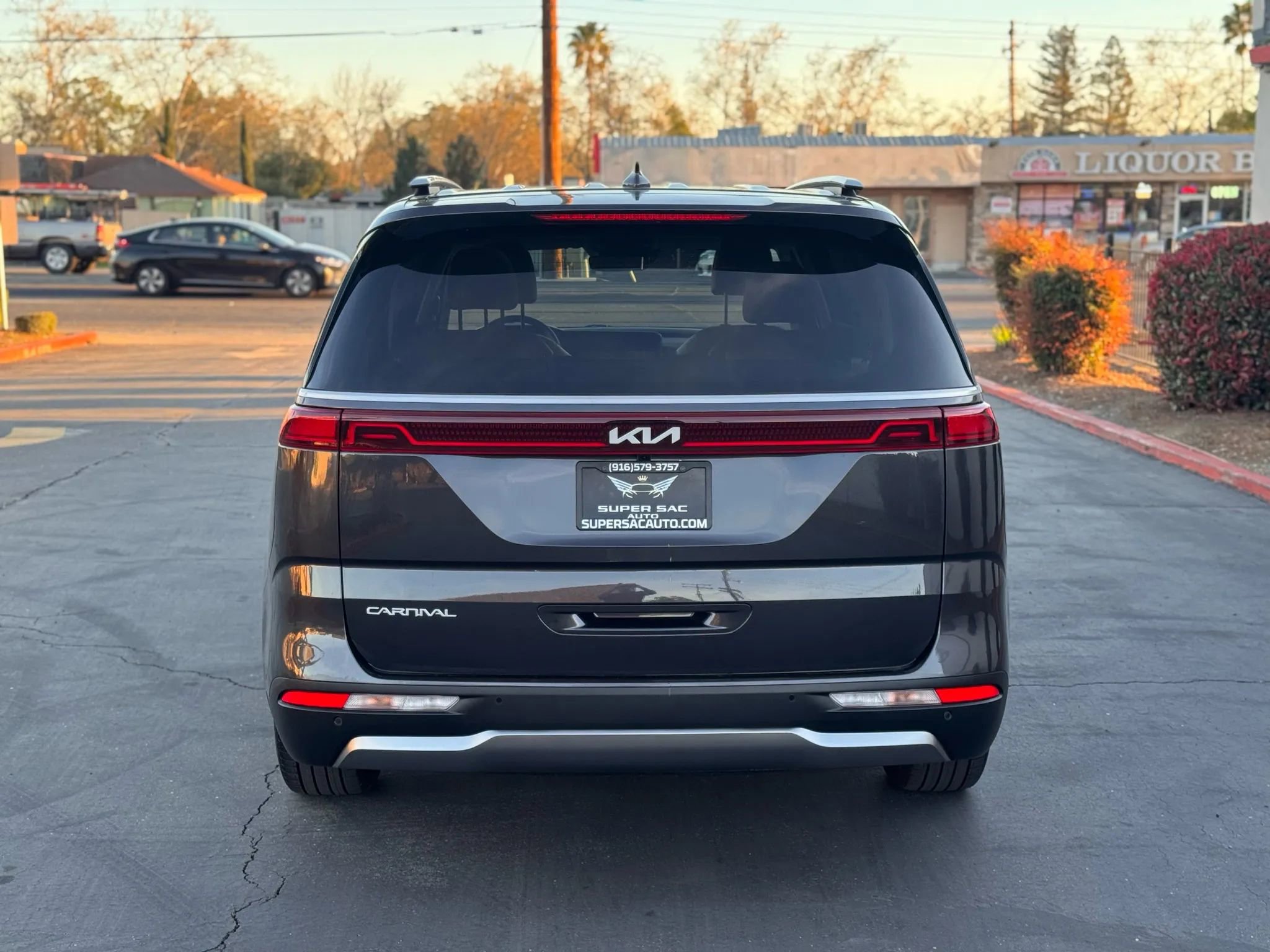 Used 2024 Kia Carnival SX Prestige image 5