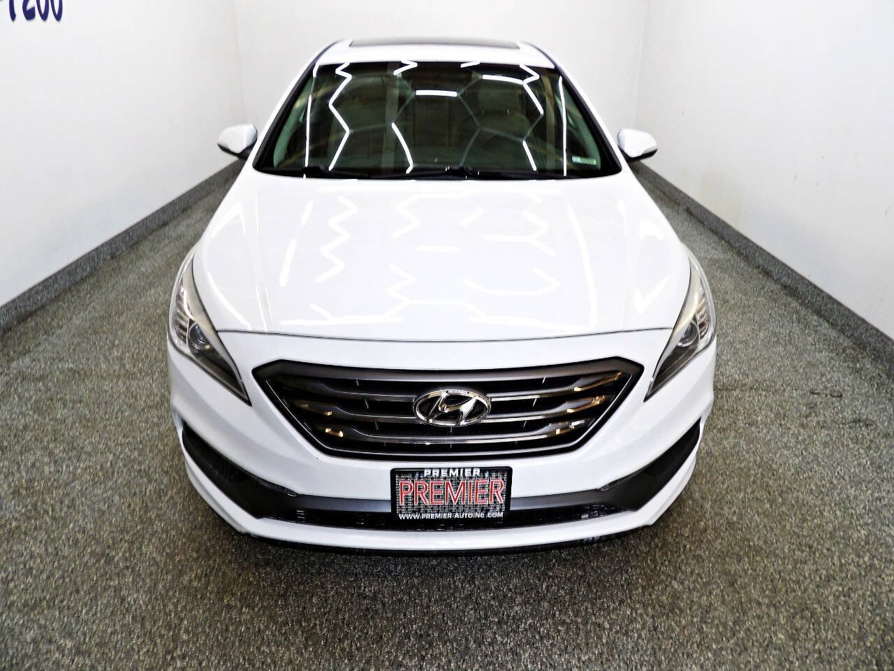 Used 2017 Hyundai Sonata Limited w/ Cargo Package FWD image 2