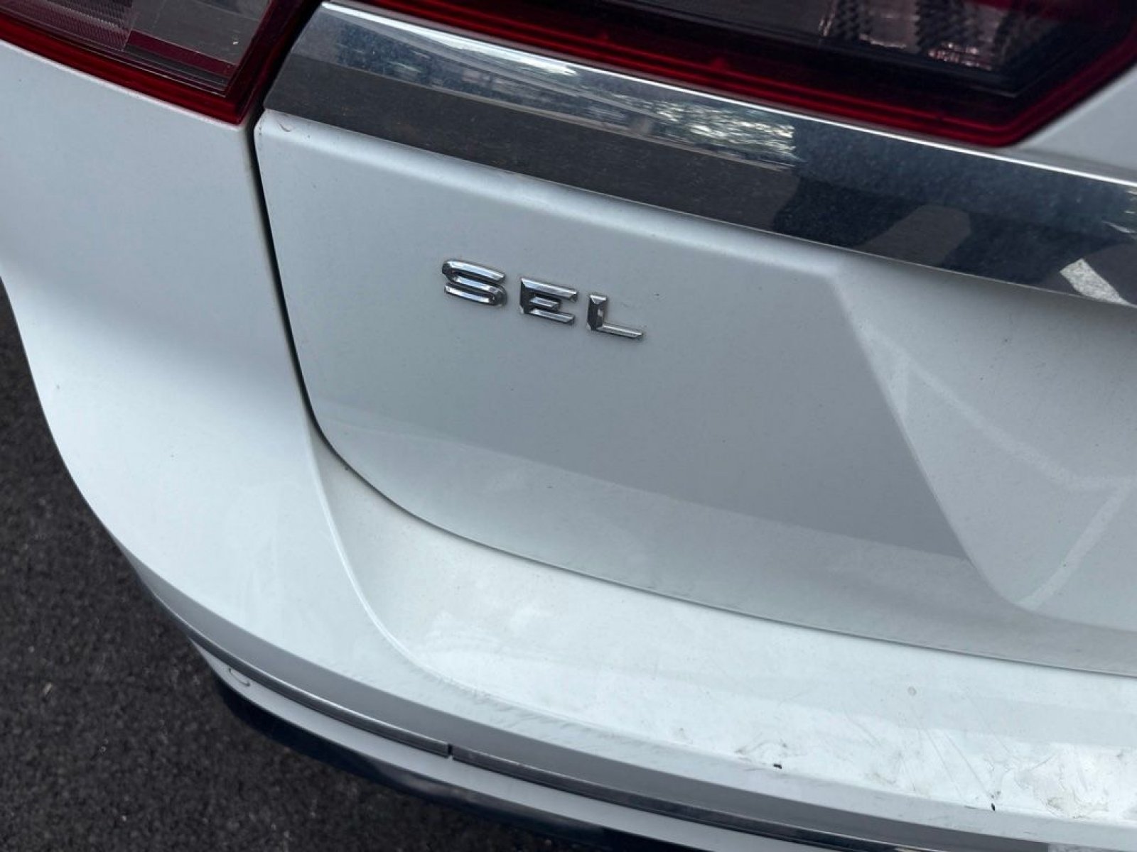 Used 2019 Volkswagen Atlas SEL R-Line AWD/4WD image 19