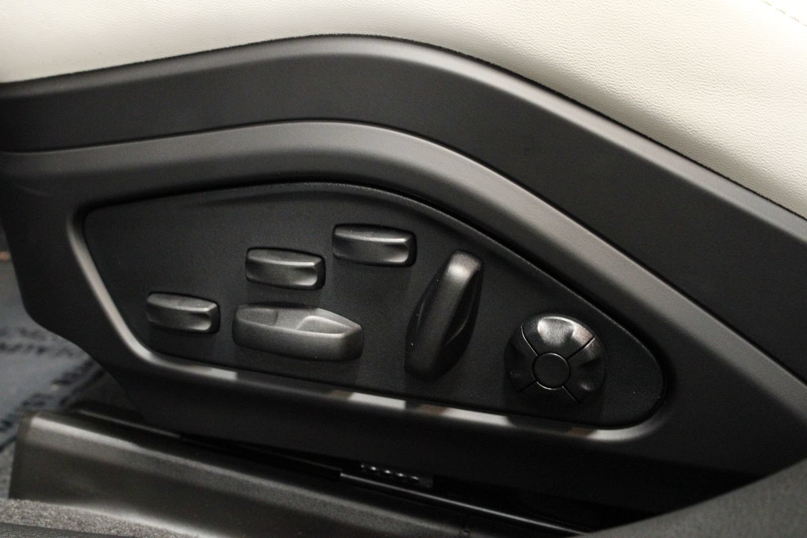 New 2026 Porsche Panamera 4 AWD/4WD image 32