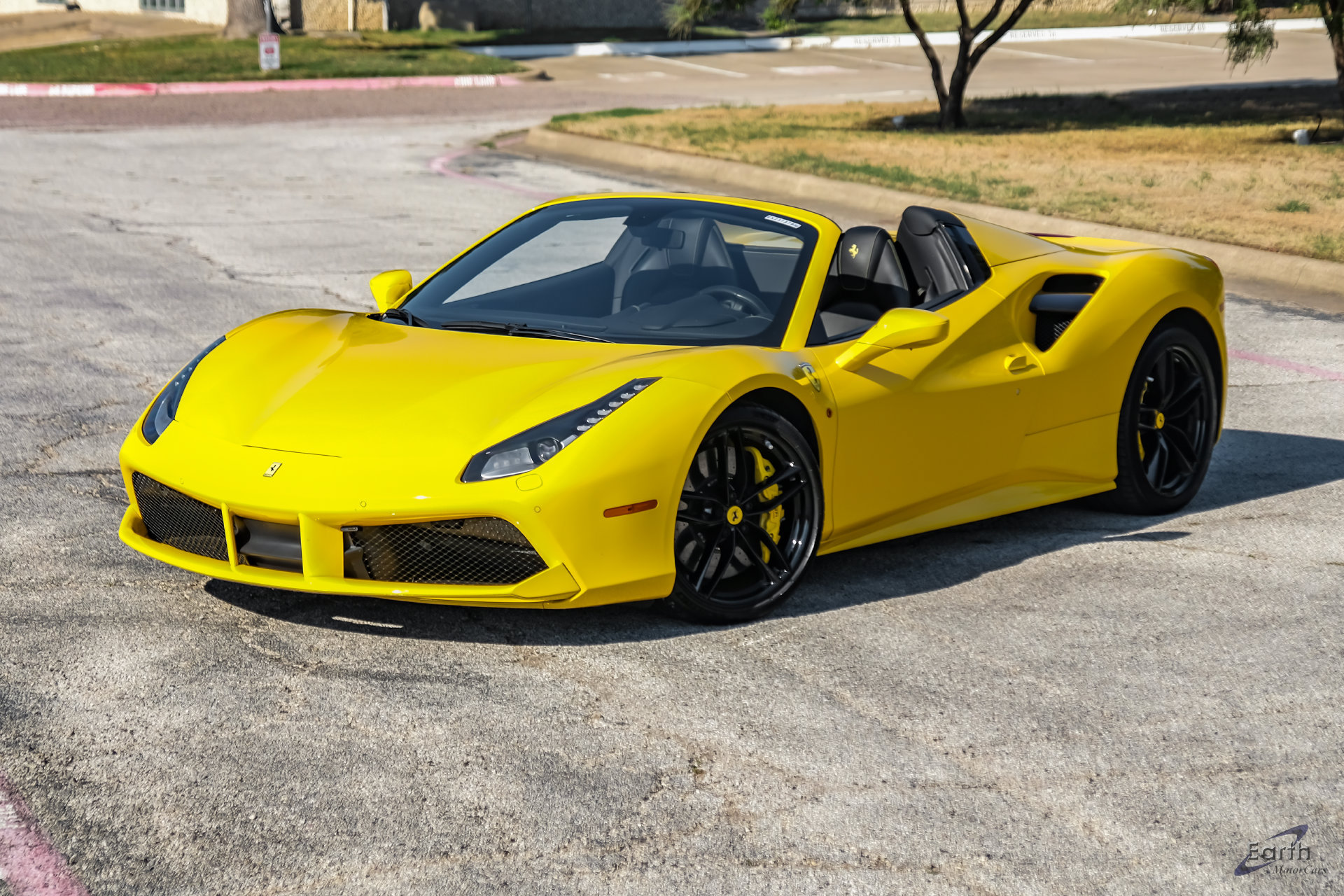 Used 2018 Ferrari 488 Spider RWD image 7