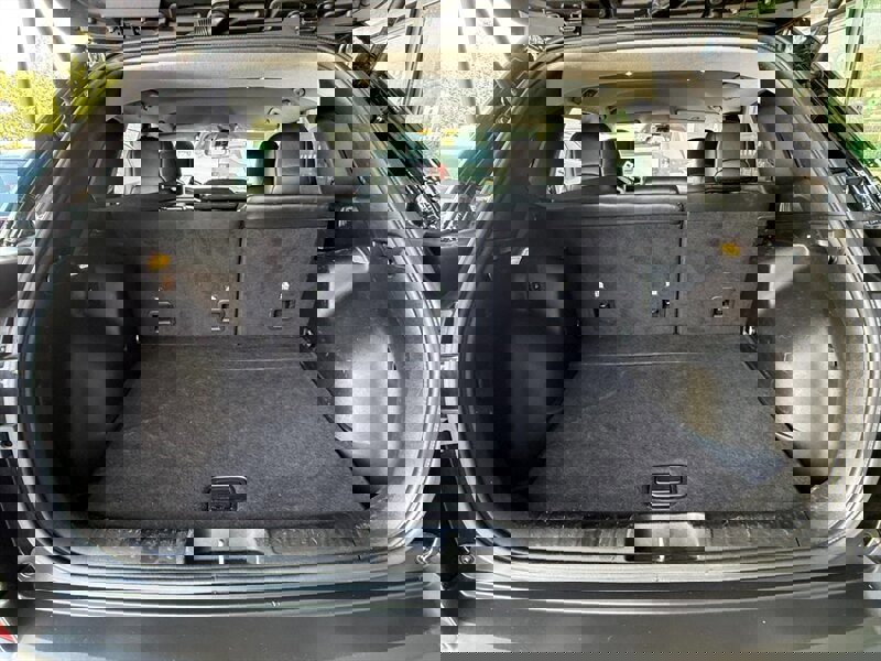 Used 2019 Jeep Cherokee Latitude Plus FWD image 35