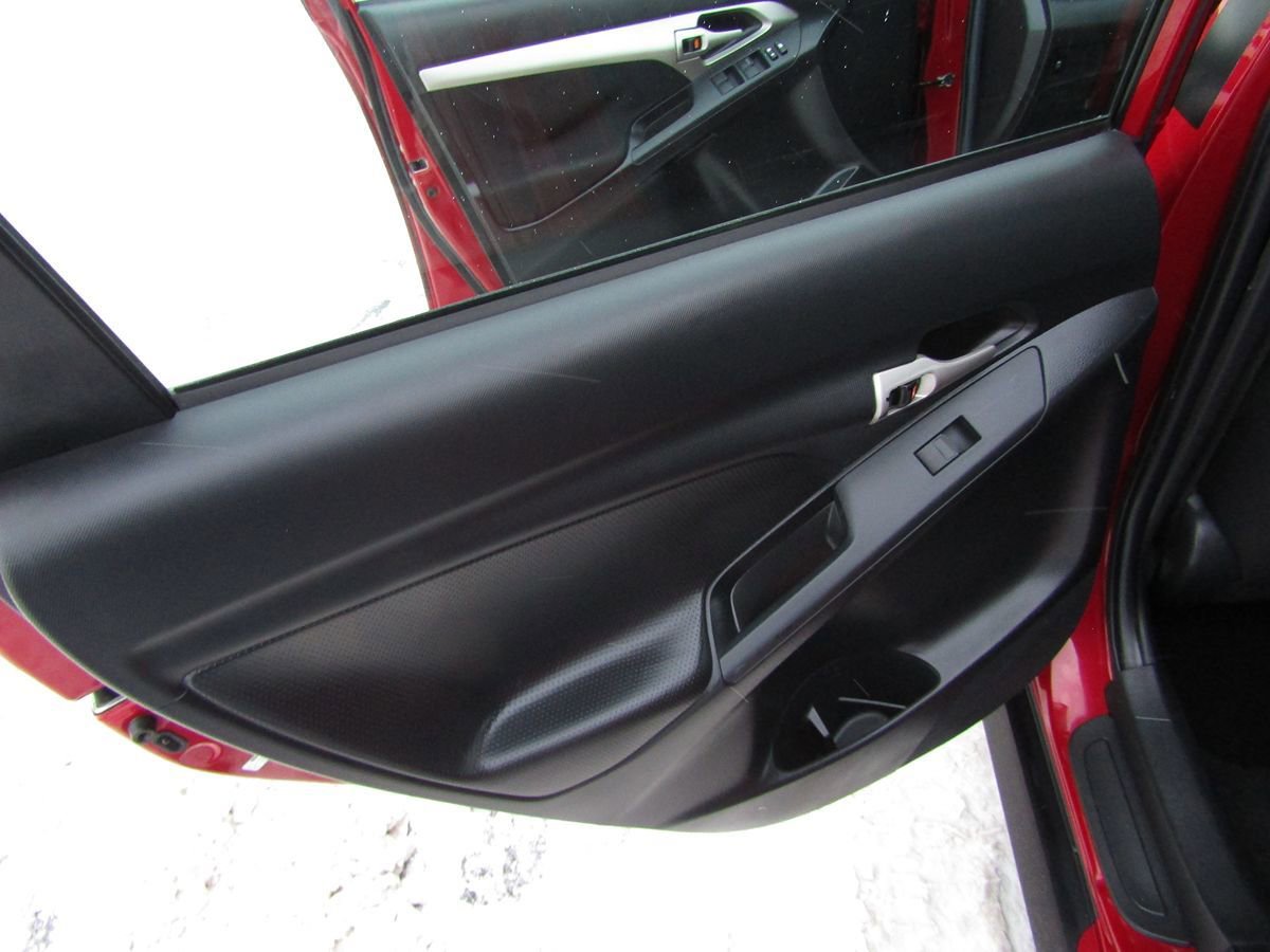 Used 2009 Pontiac Vibe w/ Sun And Sound Package image 22