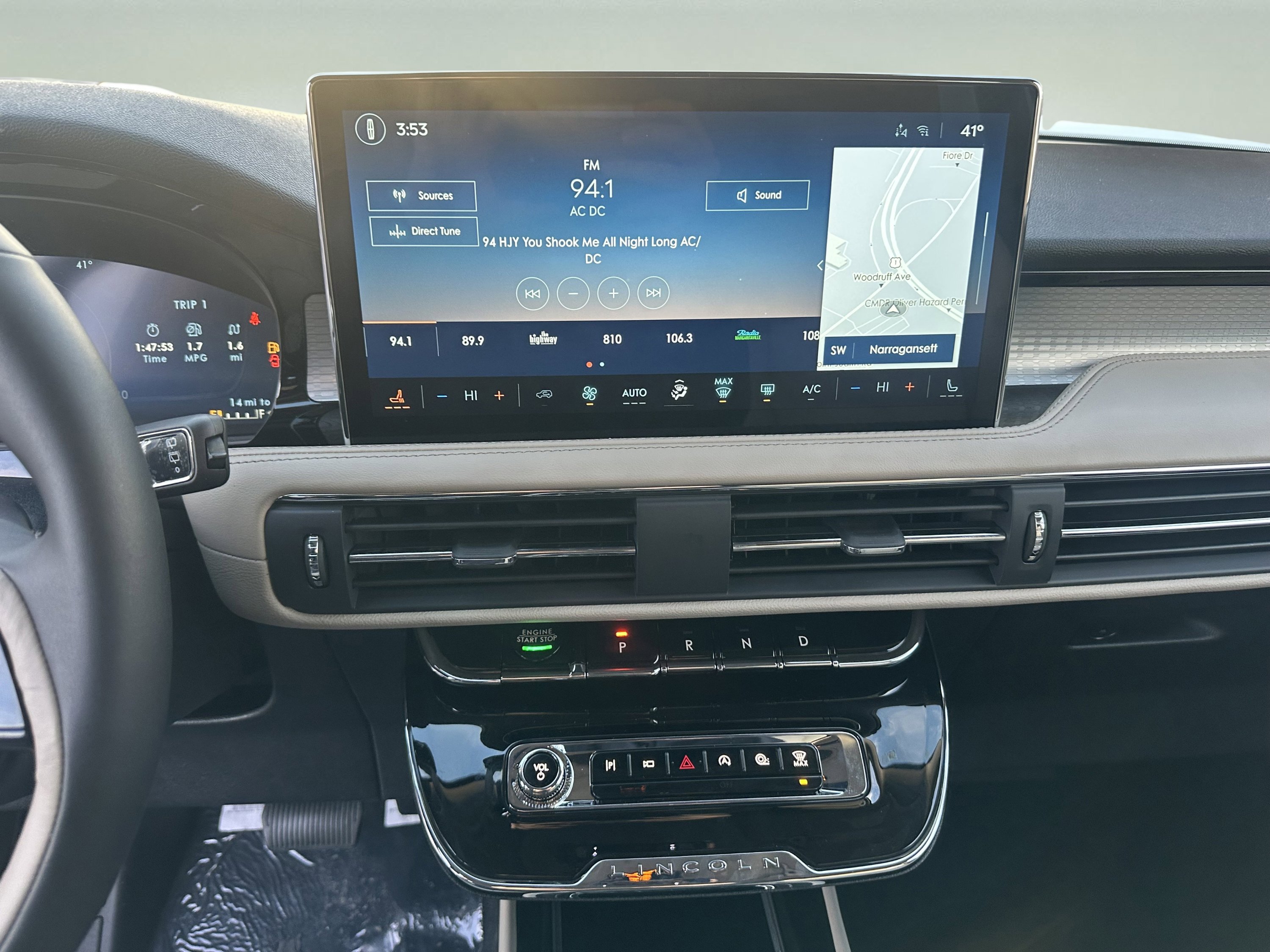 New 2026 Lincoln Corsair Premiere image 14