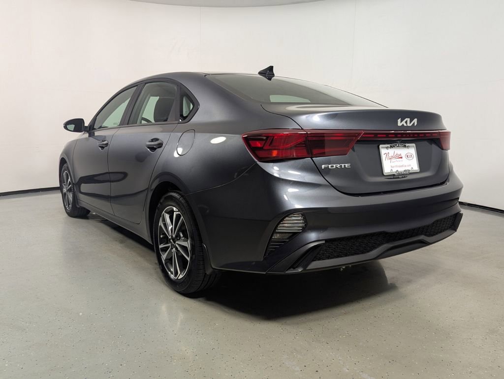 Used 2024 Kia Forte LXS w/ LXS Technology Package FWD image 5